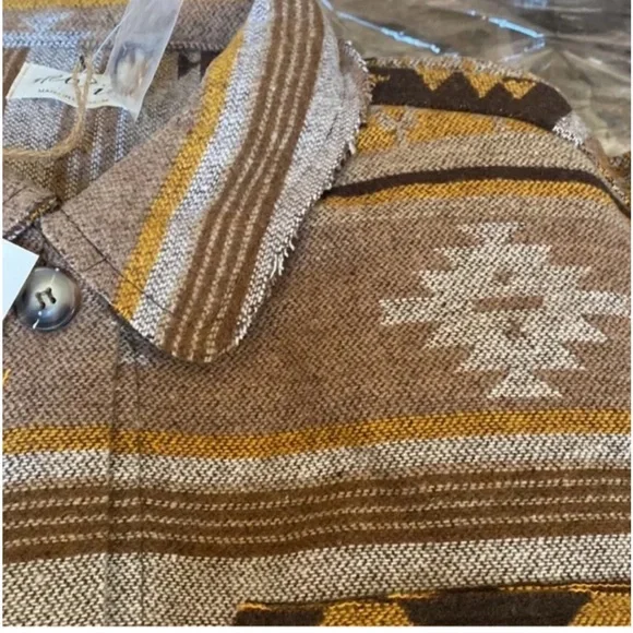 Western Aztec Southwest Western Jacket Pockets Distressed Hem Detail - Picture 3 of 9